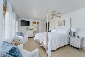 4 bedrooms, desk, travel crib, free WiFi - 2505 - Duck Duck Goose, Oceanside with Short Walk to Beach, Community Pool, Open and Airy Living. (Duck)