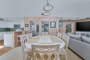 Dining - 2505 - Duck Duck Goose, Oceanside with Short Walk to Beach, Community Pool, Open and Airy Living. (Duck)