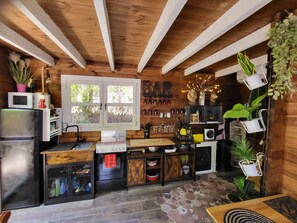Refrigerador, microondas, horno, placa de cocina