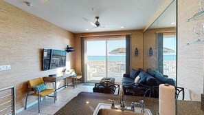 TV - Southern Jewel  1 Bedroom | 1.5 Baths | Perfect for Two (Navarre Beach)