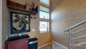 Unclassified image, 3 of 20, button