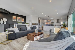 TV, fireplace, foosball, offices - Large Home-Pikes Peak Views-High End-Pool Table (Colorado Springs)