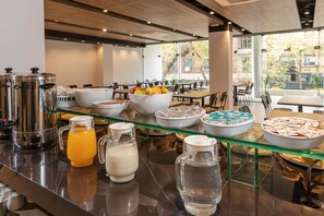 Petit déjeuner buffet compris tous les jours