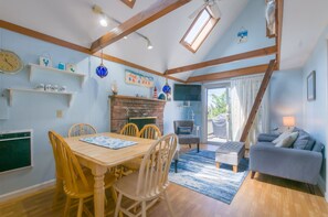 Interior - East Sandwich Escape—Deck, Beach & Summer Fun (Sandwich)
