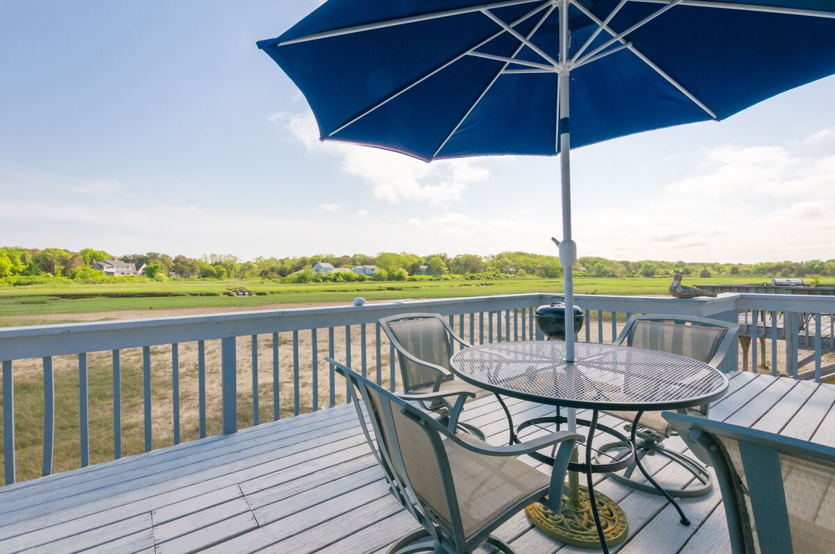 Beautifully Renovated Marsh Front Cottage