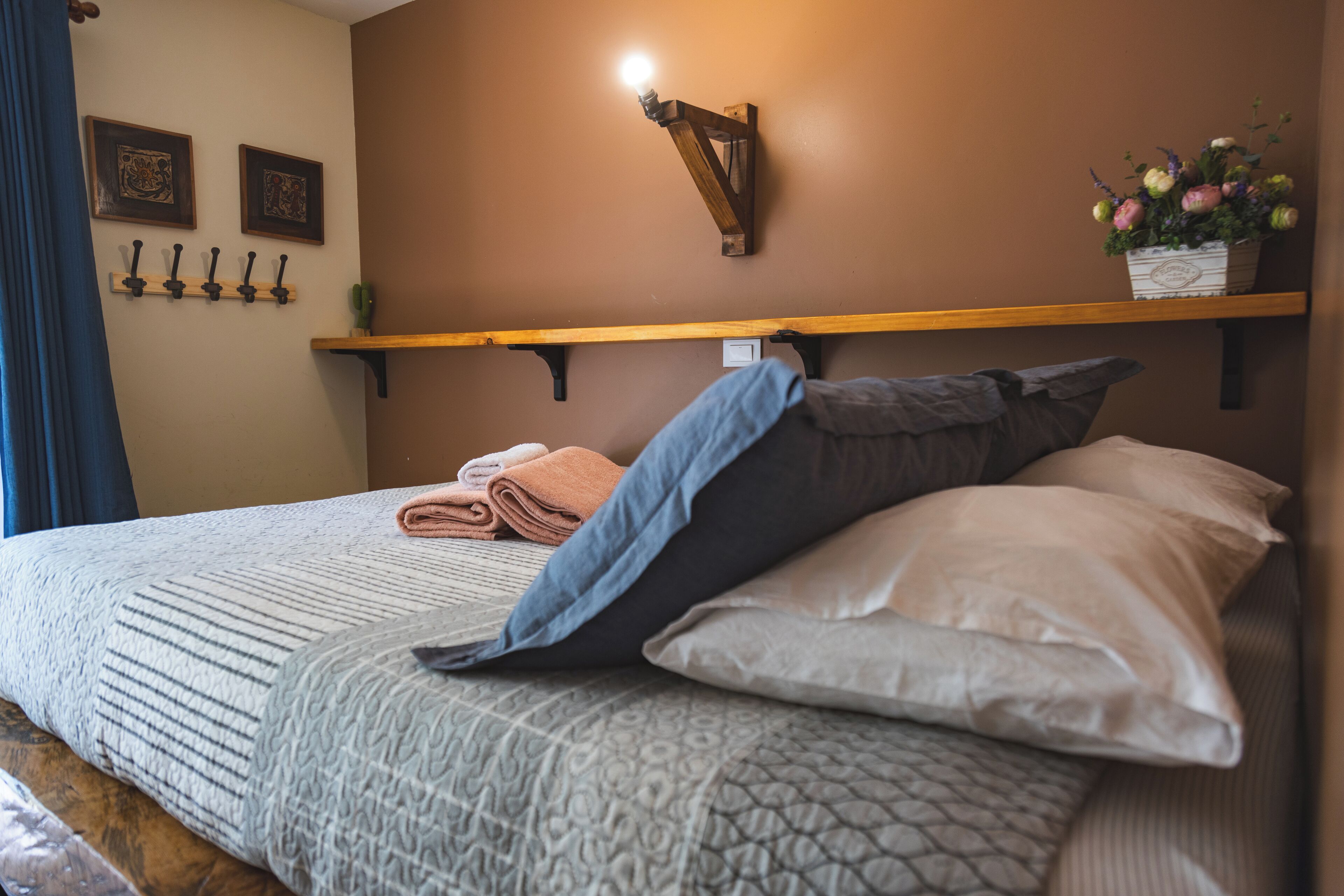 Wifi gratis y ropa de cama