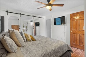 2 多间卧室、熨斗/熨衣板、免费 WiFi、床单