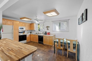 冰箱、微波炉、烤箱、炉灶