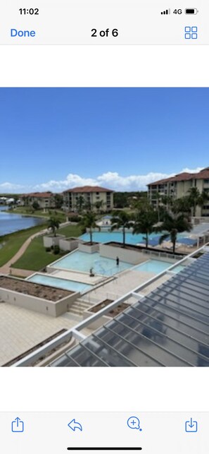 Outdoor pool - 1 bedroom Resort Apartment 5 minutes from Golden Beach (Pelican Waters)