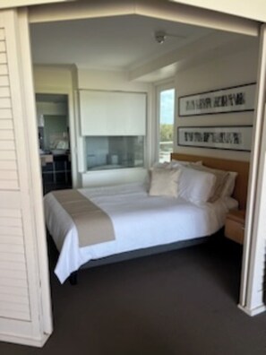 1 bedroom, in-room safe, desk, iron/ironing board