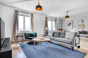 Télévision, chaîne hi-fi