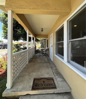 Exterior detail - 1.3 miles from Disneyland (Anaheim)