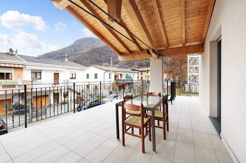 Holiday Apartment "Casa Tovini" with Mountain View, Terrace & Wi-Fi