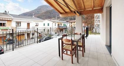 Holiday Apartment "Casa Tovini" with Mountain View, Terrace & Wi-Fi