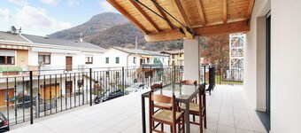 Appartamento vacanze "Casa Tovini" con vista sulle montagne, terrazza e Wi-Fi