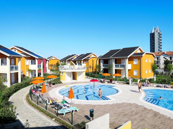 Pool - Lovely apartment for 7 guests with WIFI, A/C, pool, TV and terrace (Jesolo)