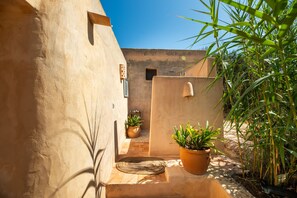 Property grounds - Vacation Home "Sa Paret Nova" with Sea View, Private Garden & Wi-Fi (San Francisco Javier)