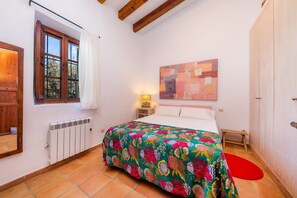 1 bedroom, iron/ironing board, free WiFi, bed sheets - Finca "Na Palada" with Mountain View, Shared Pool & Wi-Fi (artà)