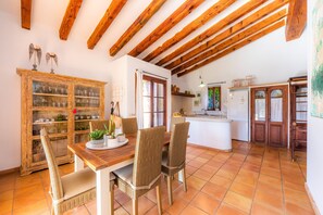 Dining - Finca "Na Palada" with Mountain View, Shared Pool & Wi-Fi (artà)