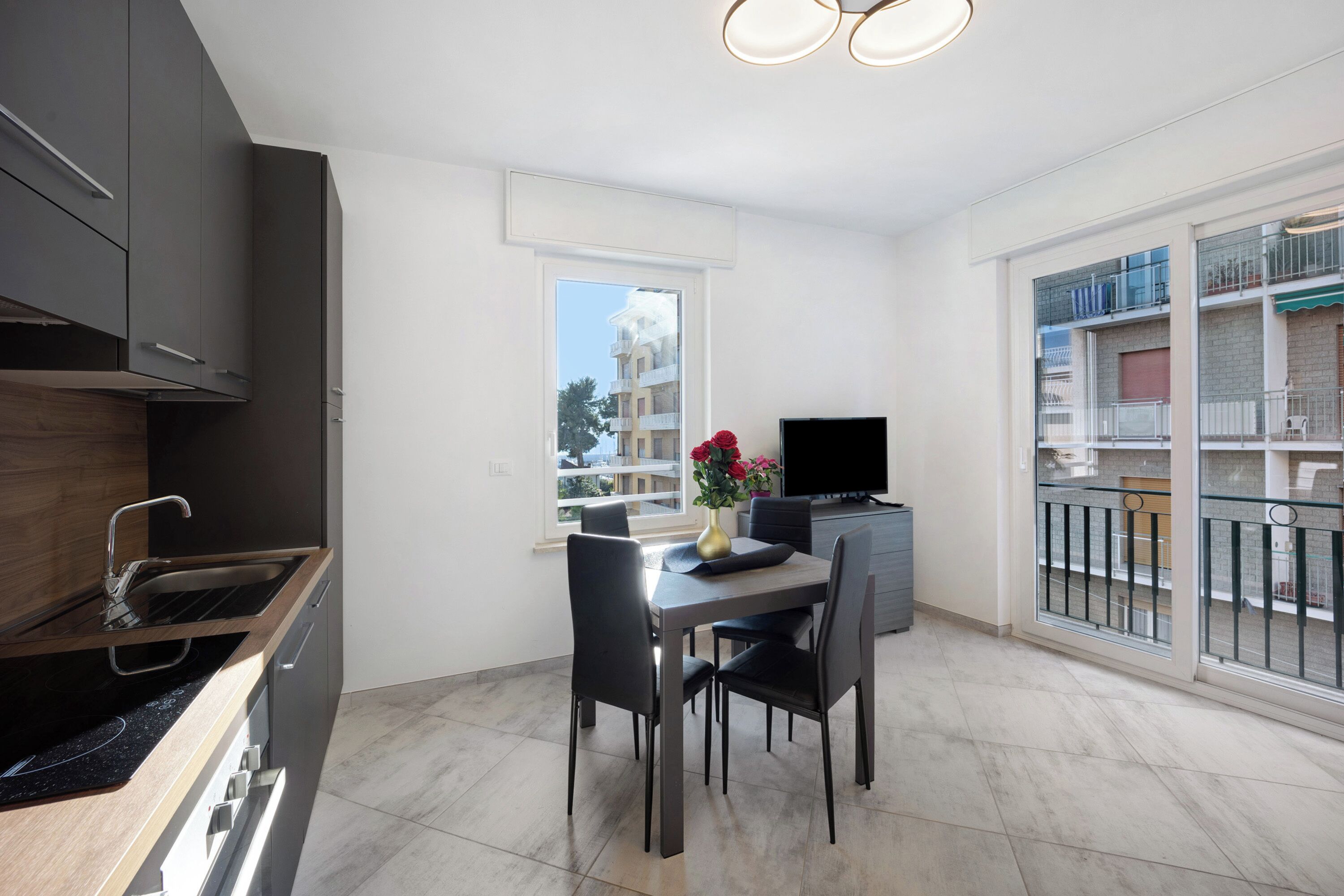 Réfrigérateur, four, plaque de cuisson, lave-vaisselle