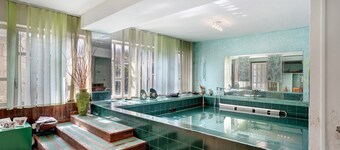 Vacation Home "Casa Vacanza il Noce" with Indoor Pool, 4 Balconies & Wi-Fi