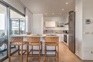 Fridge, microwave, oven, dishwasher