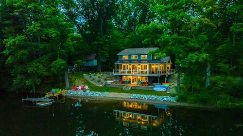 4 Season Lakeside Cottage - The Dragonfly Inn & Resort