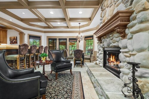 5 Star Family Hershey Retreat Pool Hot tub Theater