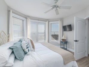3 habitaciones, tabla de planchar con plancha, wifi y ropa de cama 