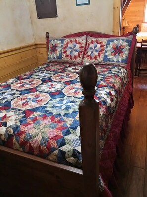 Room - the "Granary" hosted by Marilyn and Larry (Manti)