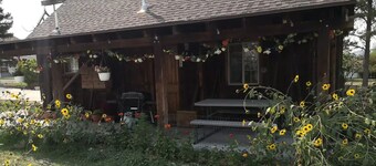 the "Granary" hosted by Marilyn and Larry