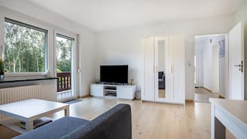 Fernseher, DVD-Player, Stereoanlage