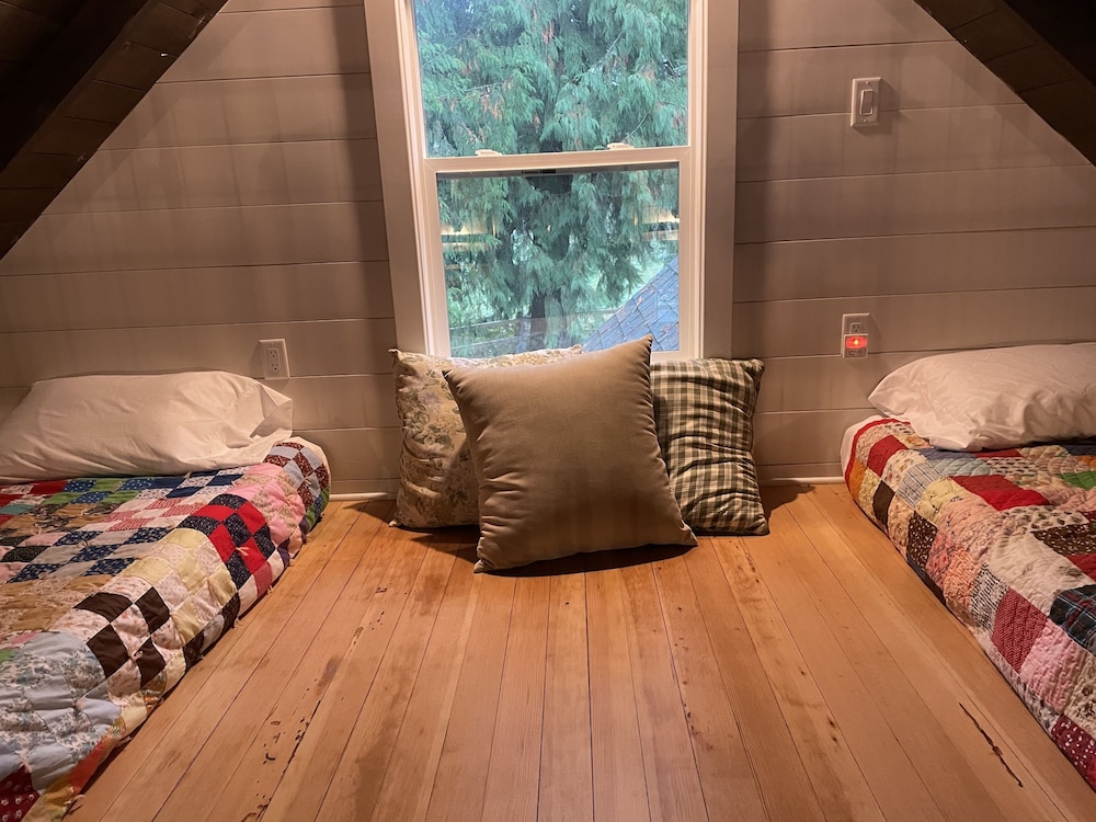 Charming waterfront cottage with fireplace and deep water dock ...