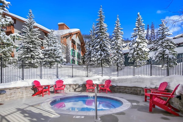 Powderhorn Lodge has Access to it's own Hot Tub when the one at Club Solitude is busy