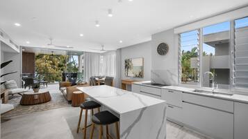 Apartment | Living area | Flat-screen TV