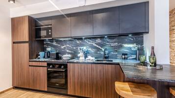 Kühlschrank, Ofen, Geschirrspüler, Toaster