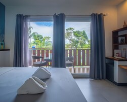 Deluxe Room | Tempur-Pedic beds, in-room safe, desk, free WiFi