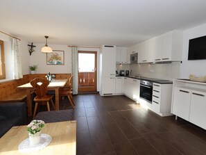 Interior - Spacious apartment near the ski lift (Fendels)