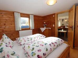 2 bedrooms - Spacious apartment near the ski lift (Fendels)