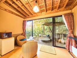 Quarto tradicional, para não fumantes (Japanese Suite, with Open Air Bath) | Vista da sacada