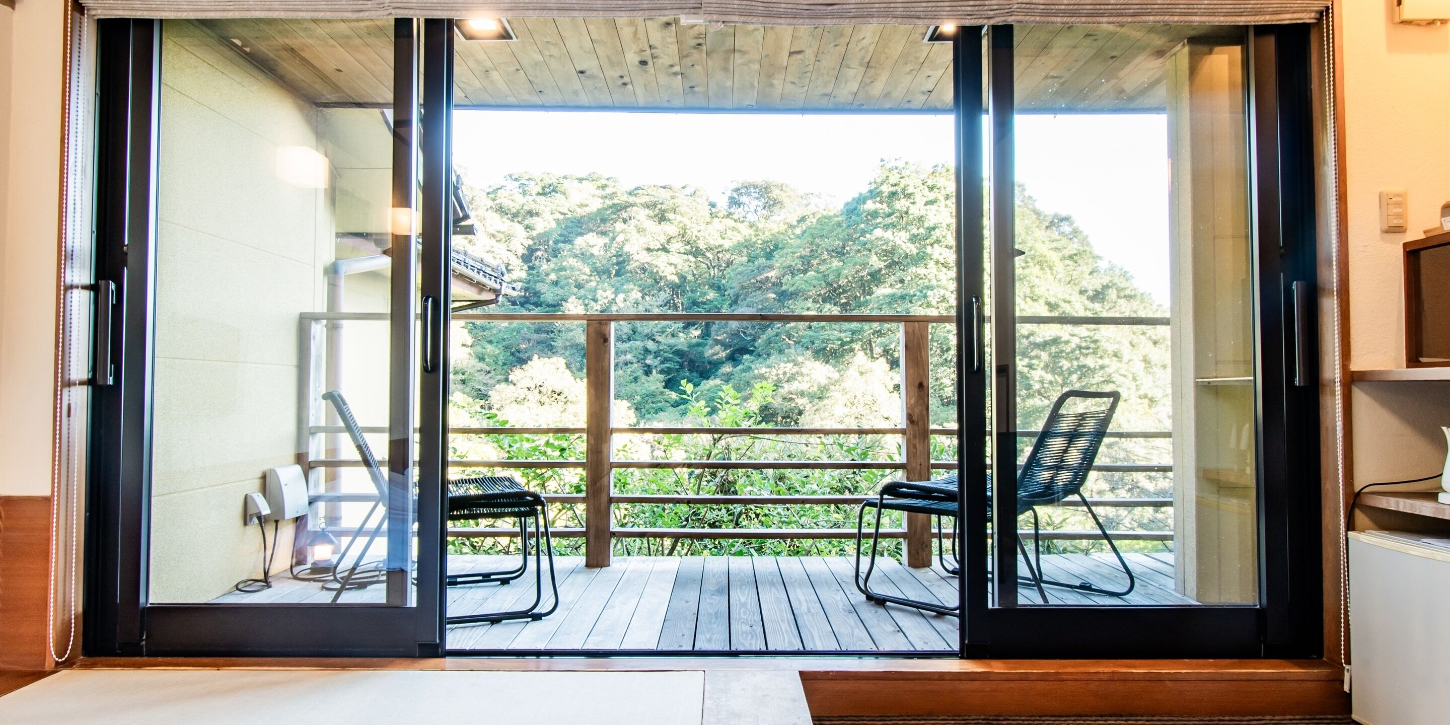 Twin Room with Low Beds - Non-Smoking, Shared Bathroom | Balcony view