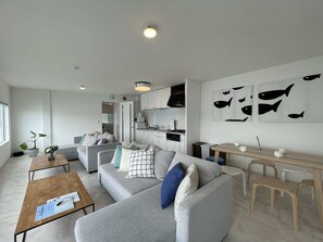 Family Villa | Private kitchen | Fridge, microwave, stovetop, electric kettle - Kai House (Suooshima)