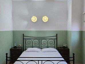 3 dormitorios, tabla de planchar con plancha, Internet y ropa de cama