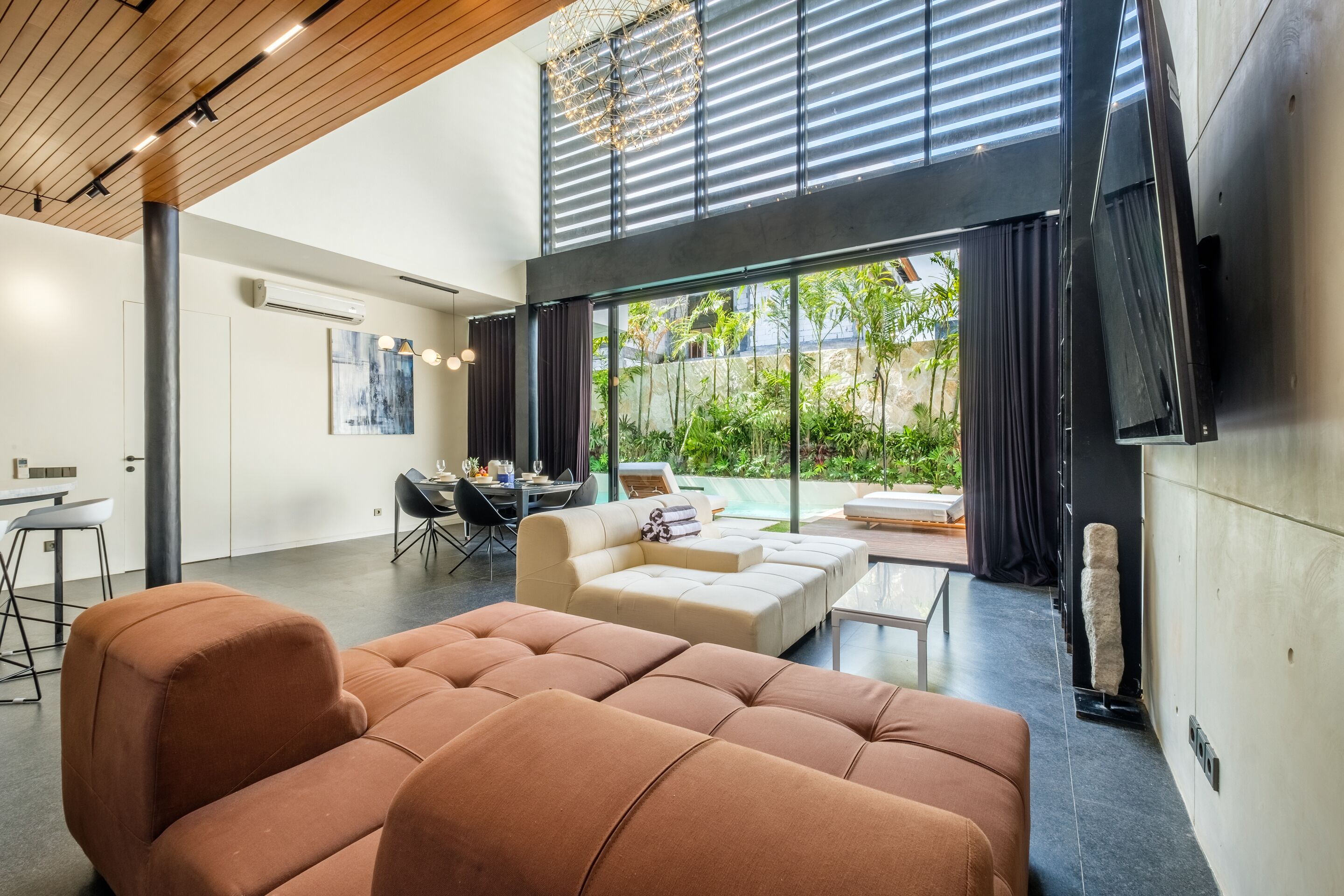 Smart TV 42 polegadas com canais a cabo, TV