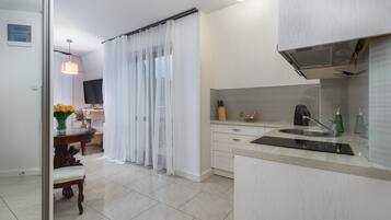 Studio, ban công, cạnh bãi biển | Bếp riêng | Dụng cụ pha cà phê/trà, dụng cụ nấu nướng/bát dĩa/dao nĩa