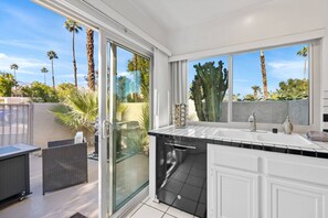 Unclassified image, 2 of 45, button