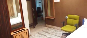 Goroomgo Sai Guest House Jadavpur Kolkata