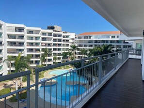 Pool - frente a la marina/super  vista  by Gpsrentas (Mazatlán)