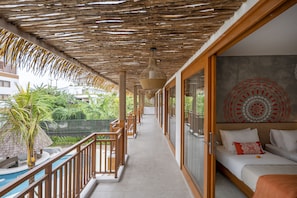 Canggu Twin Room | Iron/ironing board, free WiFi, bed sheets - Roomates Beach Hostel Canggu by Ini Vie Hospitality (Canggu)