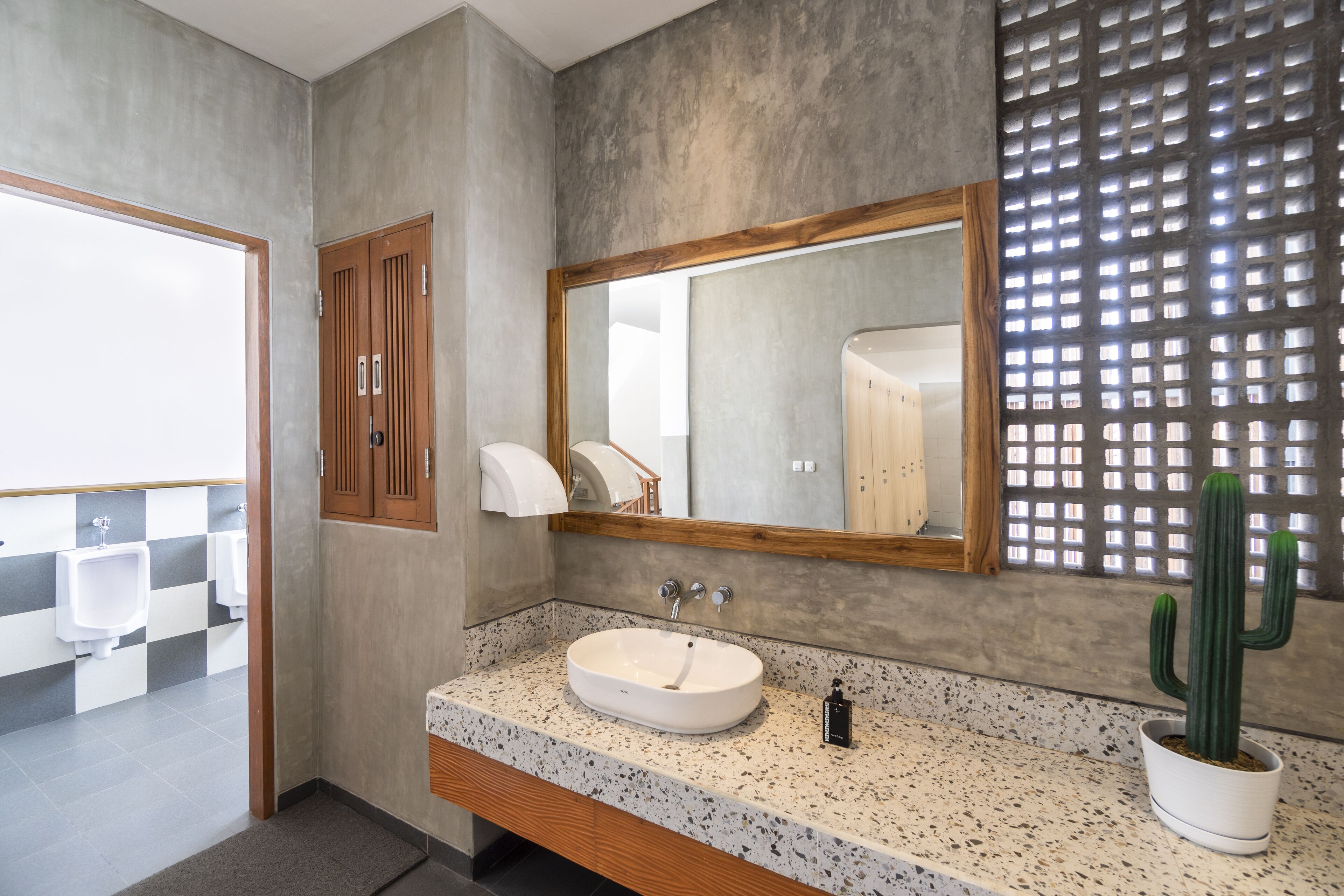 Foto - Roomates Hostel Canggu by Ini Vie Hospitality